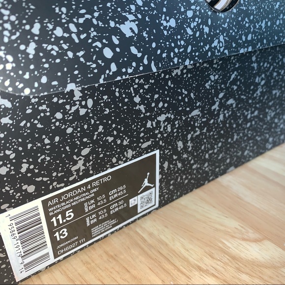 Air Jordan 4 Retro Military Black Shoes - Picture 9 of 9